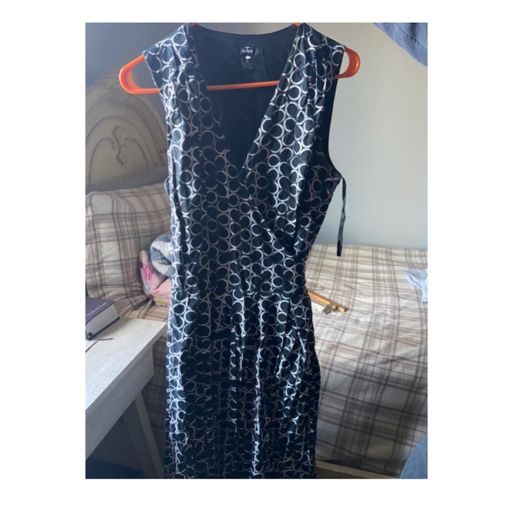 Alfani Black and White Circle Patterned Wrap Dress